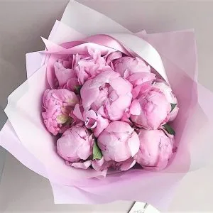 Букет из 9 пионов