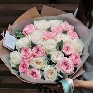 21 роза пионовидная