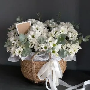 корзина с хризантемой
