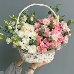 сборная корзина с хризантемой