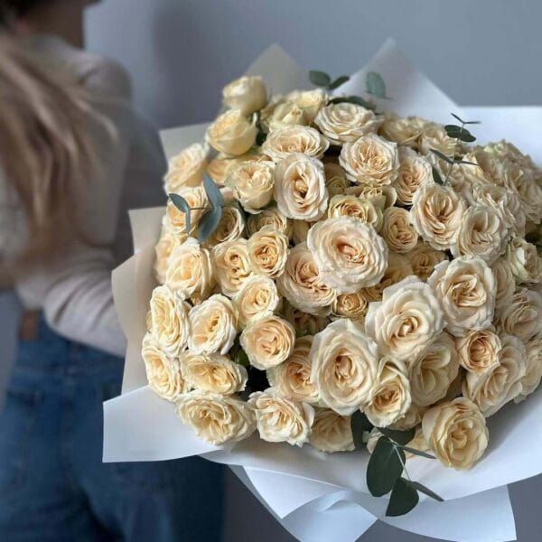 кустовые розы букет нежные