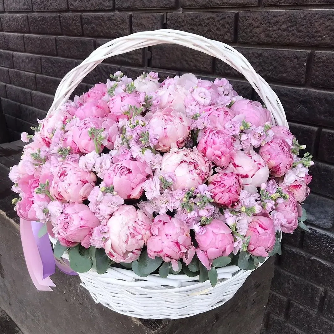 Bol'shaya korzina s pionami 2 Большая корзина с пионами